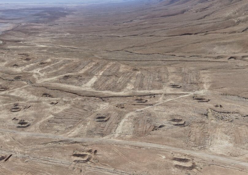 אלפי גופות נקברו: כך אסד ניהל מבצע לטיוח פשעי מלחמה