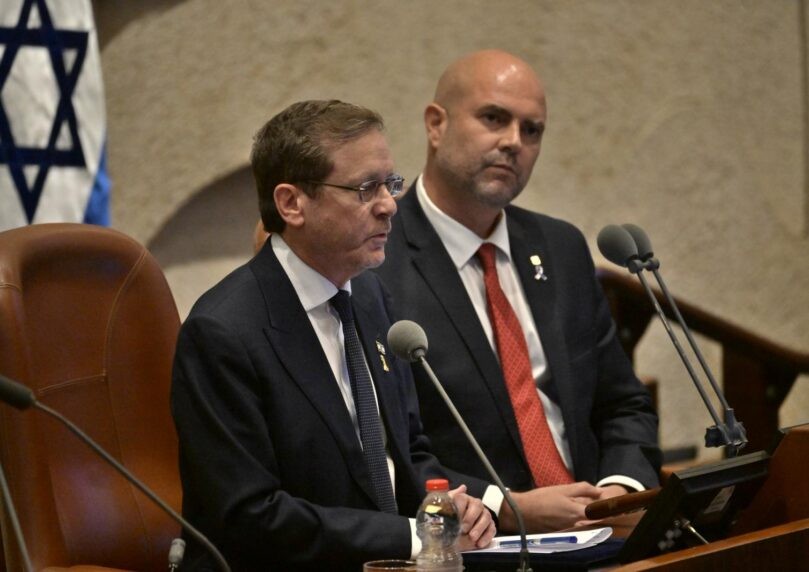טול קורה מבין עיניך: הרצוג, תפסיק להטיף לממלכתיות וכבוד