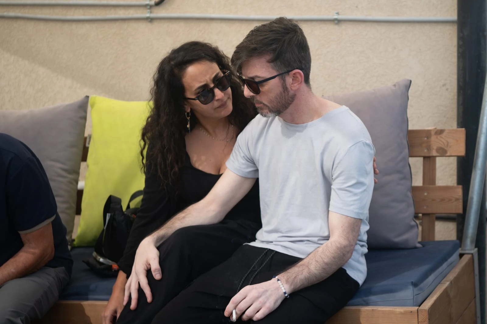 עטופים באהבה: הלילה הראשון של שורדי השבי על אדמת המולדת