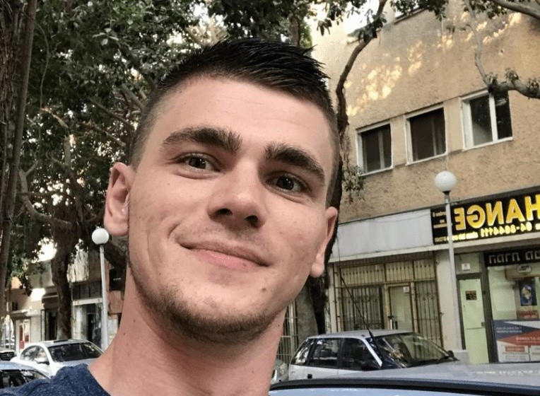 לא אהב מסיבות, ומצא עצמו ברחבת הנובה: סיפורו של מקסים הרקין