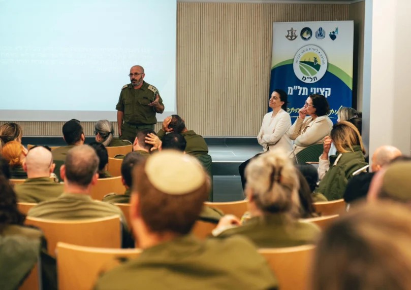 גם בגיל 60: הקצינים שחוזרים למדים כדי ללוות את פצועי צה"ל