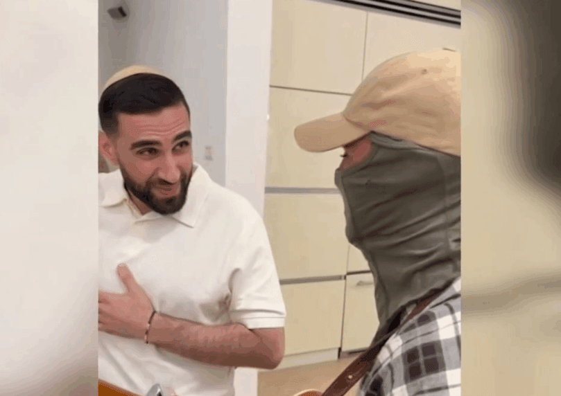 "אתה לא לבד": מ' המסתערב סגר מעגל עם שורד השבי שגב חלפון