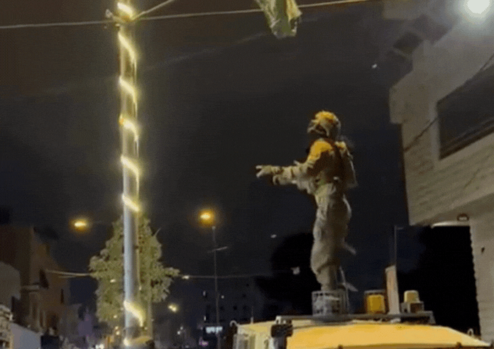 כוחותינו הסירו דגלי חמאס שנתלו בכפרים ערביים בבנימין | צפו