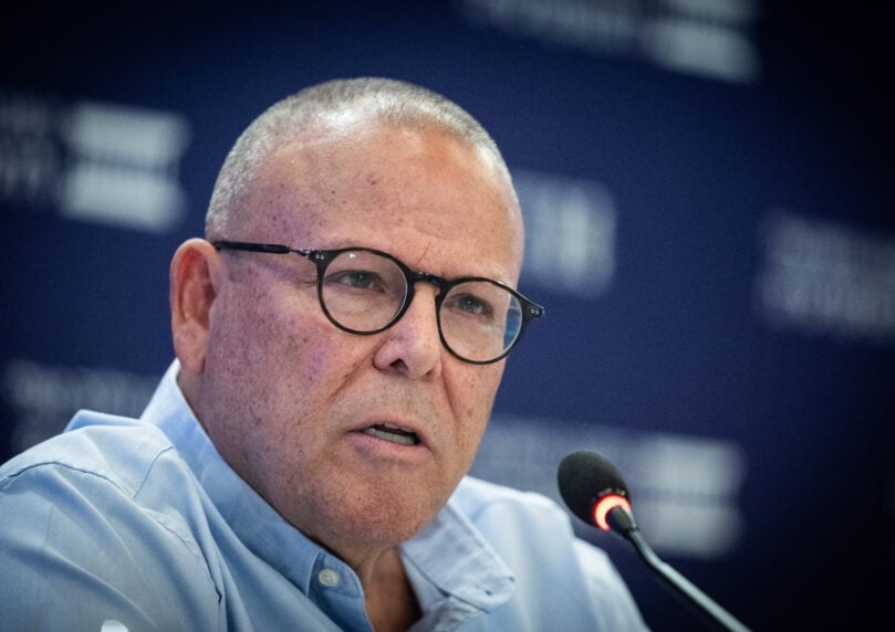 ארנון בר דוד הודה: קיבלתי כסף מזומן מעזרא גבאי