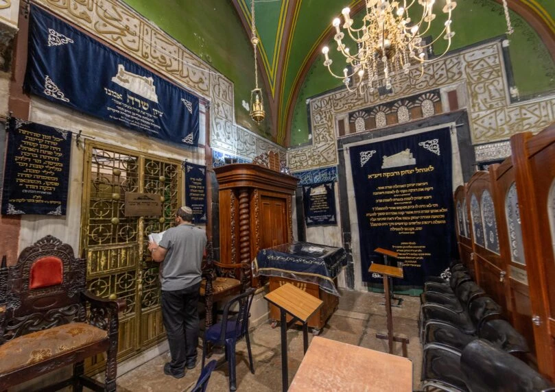 סיפורה של הילדה היחידה שירדה לחלל העמוק ביותר במערת המכפלה