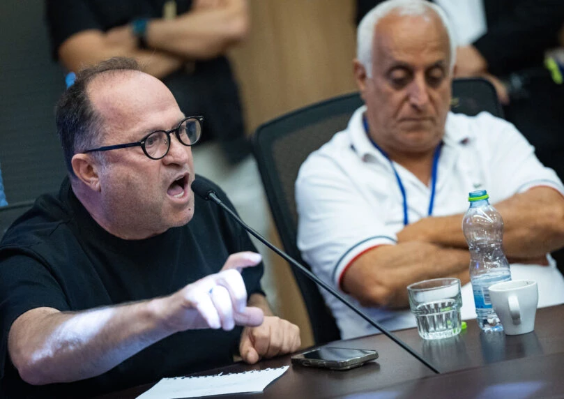 איציק בונצל במתקפה חריפה על רונן בר: "ידיך מגואלות בדם"