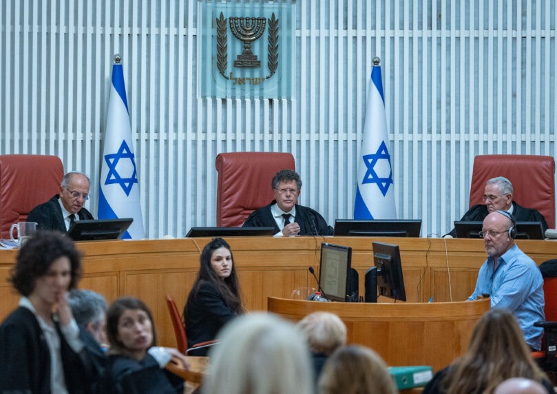 השופטים לא משתכנעים מטענות העותרים לפגם ב"טוהר המידות"