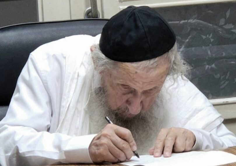 בסביבת הרב לנדו מעכבים את ההכרעה בחוק הגיוס