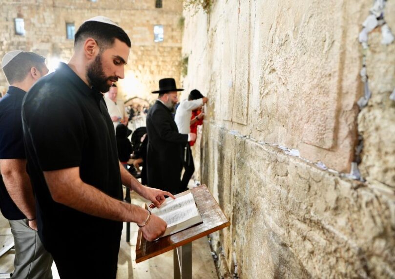 שורד השבי שגב כלפון חגג יום הולדת 28: "מזל טוב לי"