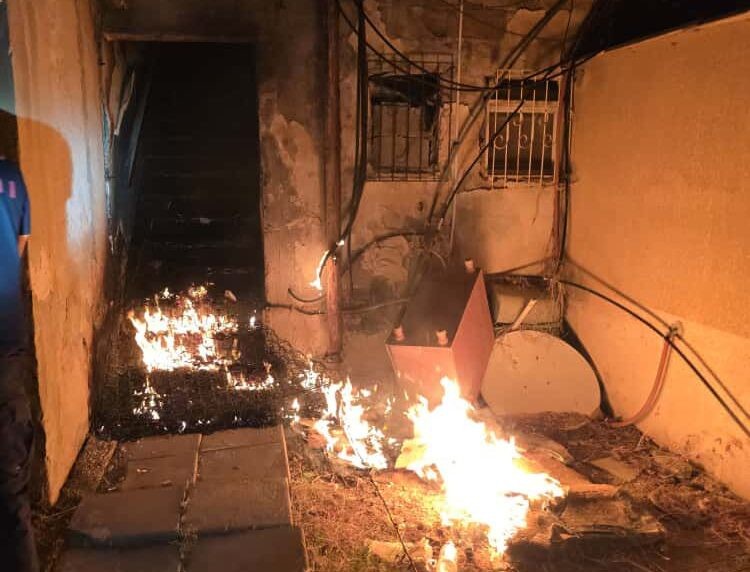 חשד להצתות בבאר שבע: שריפות פרצו בתשעה בניינים בעיר