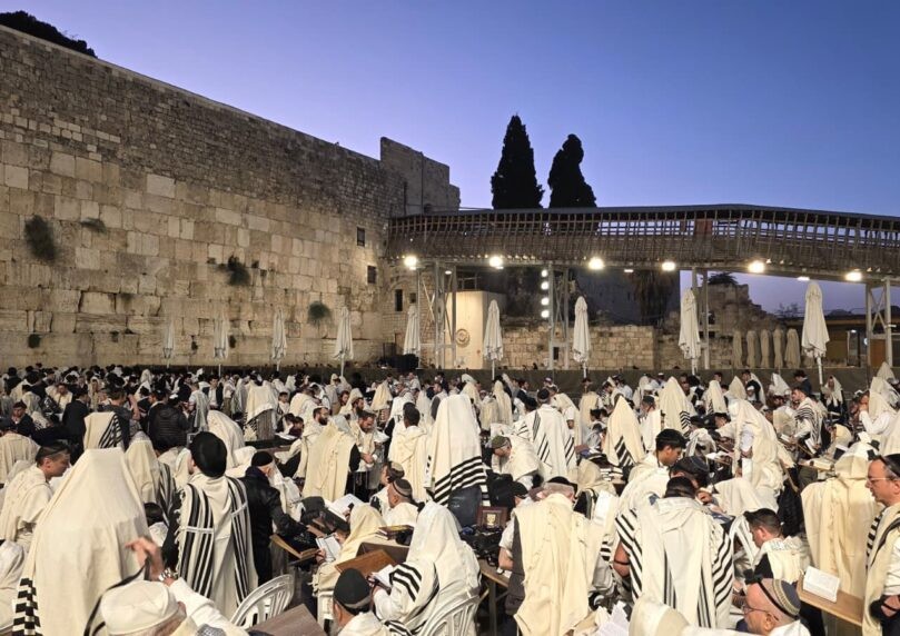 זעקת הרבנים לבג"ץ: אל תתנו יד לפגיעה בקדושת הכותל