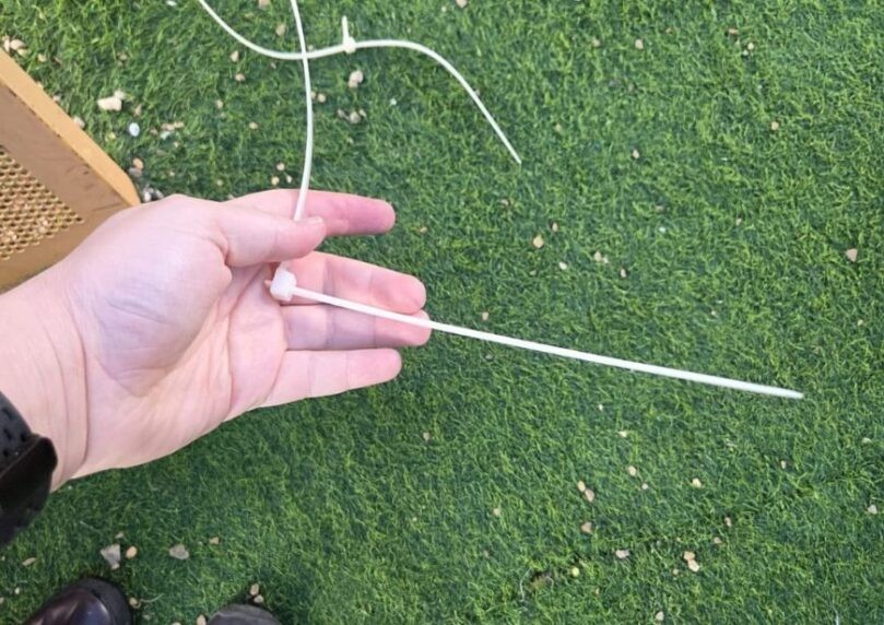 בני 4 אותרו עם אזיקונים סביב צווארם: "קנה הנשימה נחסם"
