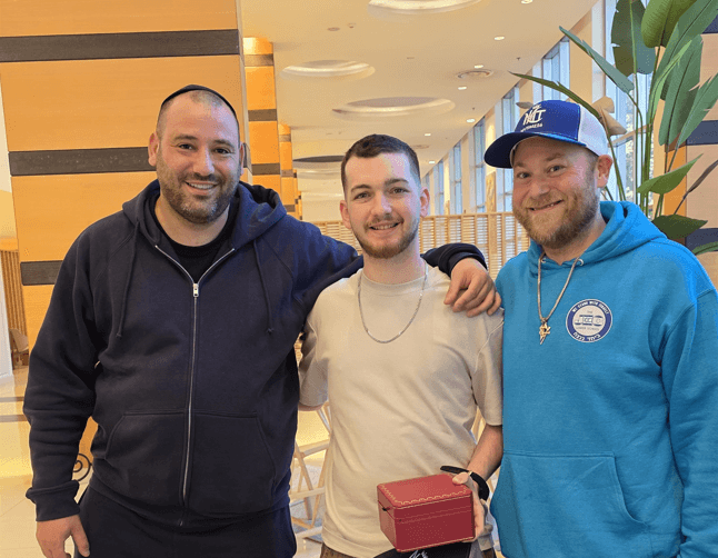 עם ישראל היפה: יהודי מארה"ב תרם שעון יוקרתי לבר קופרשטיין