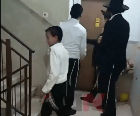 קיצוניים התאספו סמוך לביתו של הח"כ מש"ס: "בוגד"