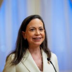 זוכת פרס נובל לשלום נשאלה האם תתמוך במתקפה אמריקאית | צפו
