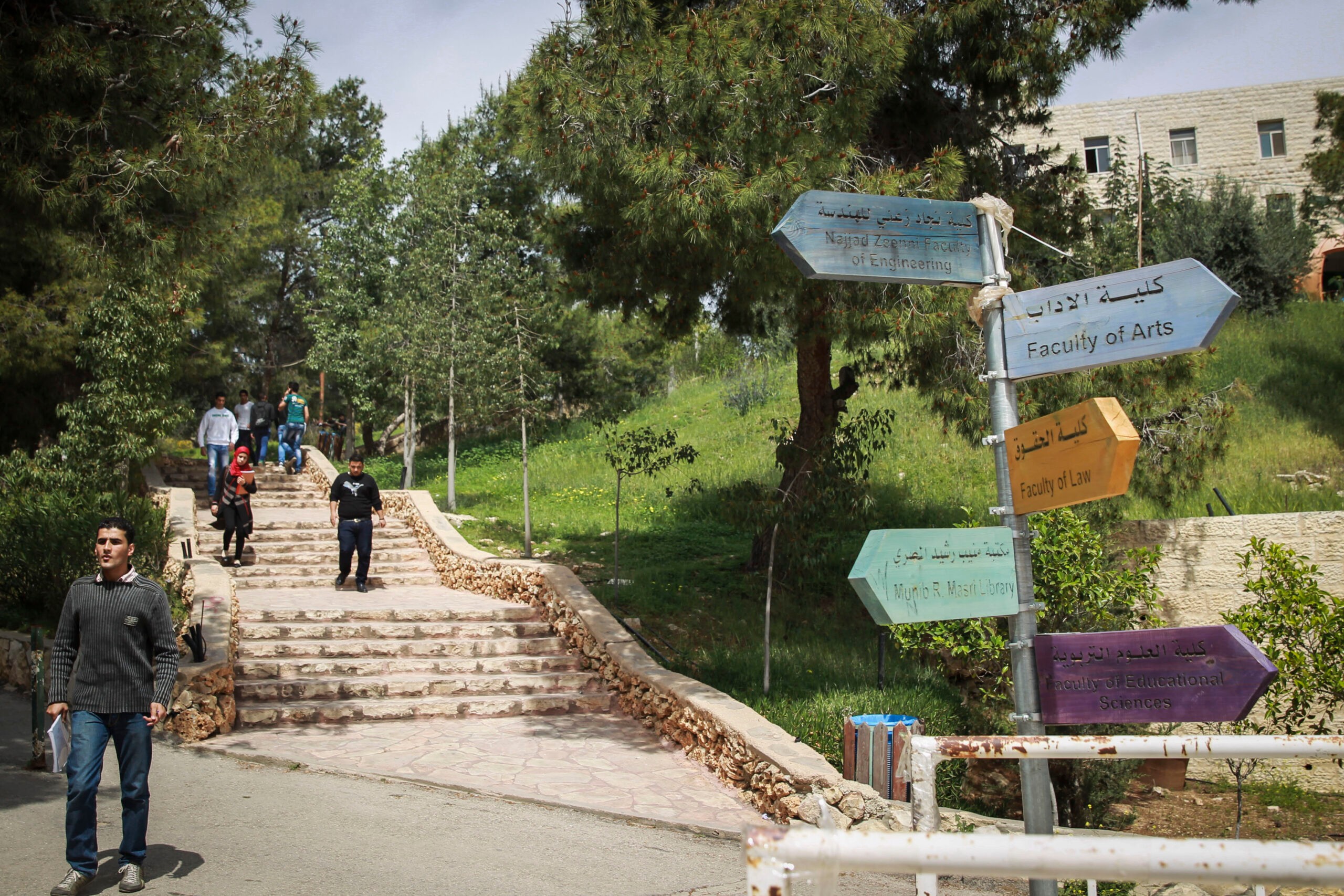 על חשבון הלוחמים: בסורוקה מעדיפים מתמחים מ"אקדמיית הטרור"