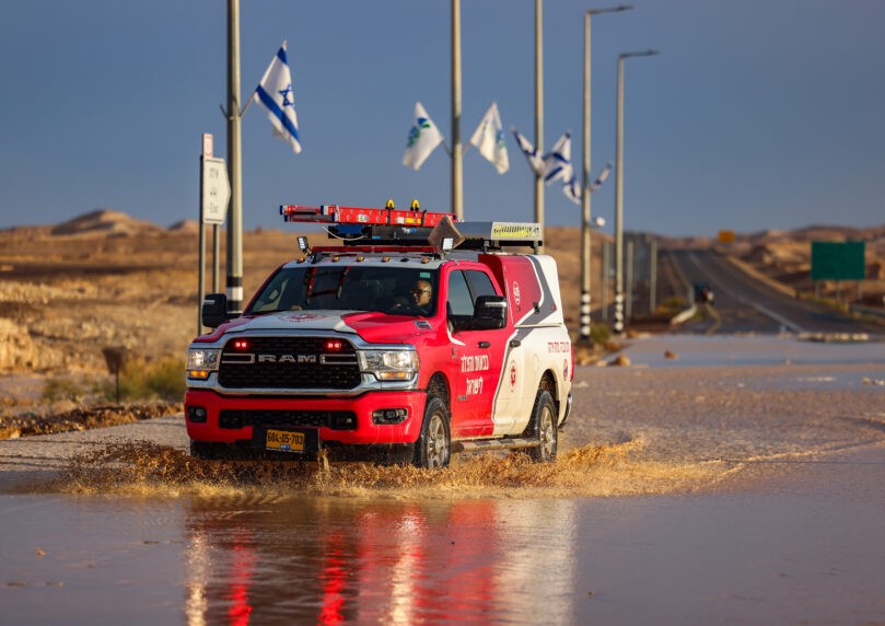 נחל שורק: ילדה עם צרכים מיוחדים חולצה מבוץ טובעני