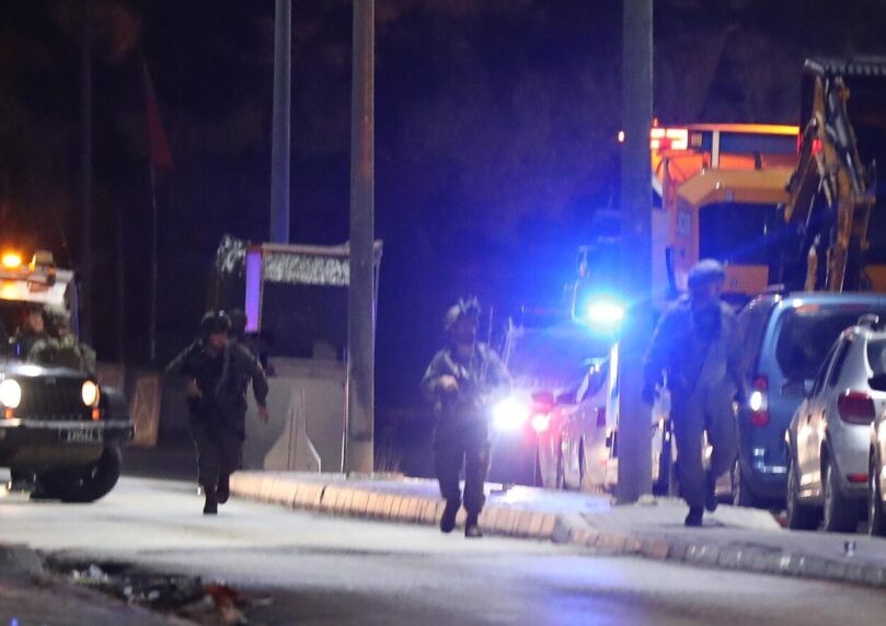 פיגוע דריסה סמוך לחברון: פצועה קל בזירה, מצוד אחר המחבל