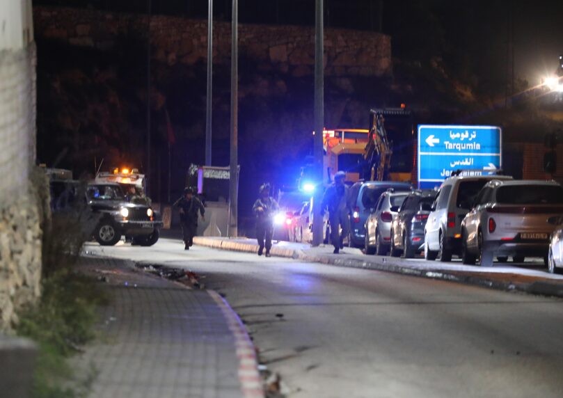 ניסיון פיגוע ליד חברון: מחבלים דהרו לעבר שוטרים ונמלטו