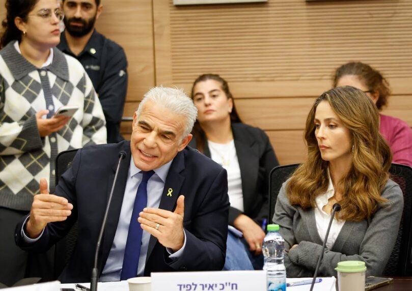 מהומות בדיון הראשון על הגיוס, ח"כים ביש עתיד תקפו אב שכול