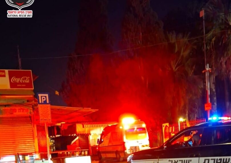 טרגדיה ברמלה: גבר אותר ללא רוח חיים על גג בניין מגורים