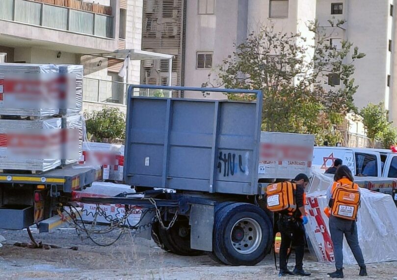 פועל נפצע בינוני בחריש לאחר שנפל מגובה 4 מטר
