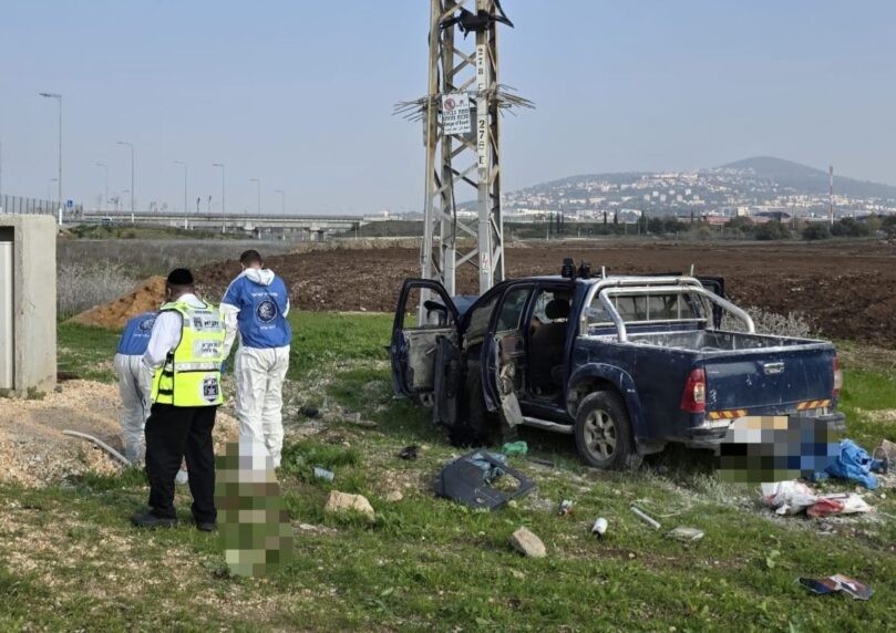 תיעוד: הסב ונכדו נכנסו לביתם - לפני שהמחבל חלף על פניהם