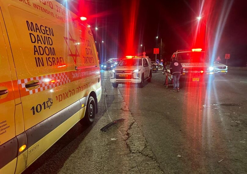 חמישה בני אדם נפצעו בתאונת דרכים בצומת יד מרדכי