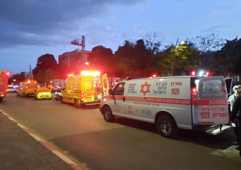 חמישה נפגעים בשריפה במרכז קליטה בחדרה, בהם אישה במצב בינוני