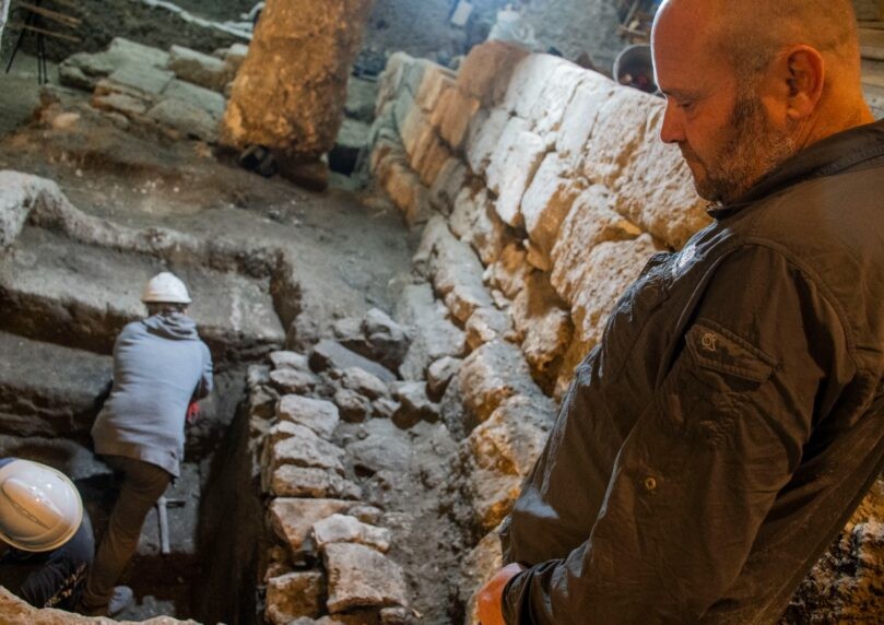 מרגש: מקווה טהרה מימי הבית השני נחשף מתחת לרחבת הכותל