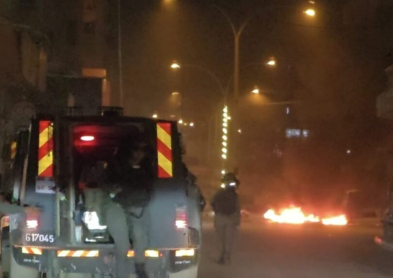 יידוי אבנים והצתות בכפר נעלין נגד ביקור ח"כ סוכות בכפר