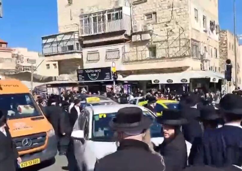 עימותים קשים בירושלים: שלושה שוטרים נפצעו באורח קל