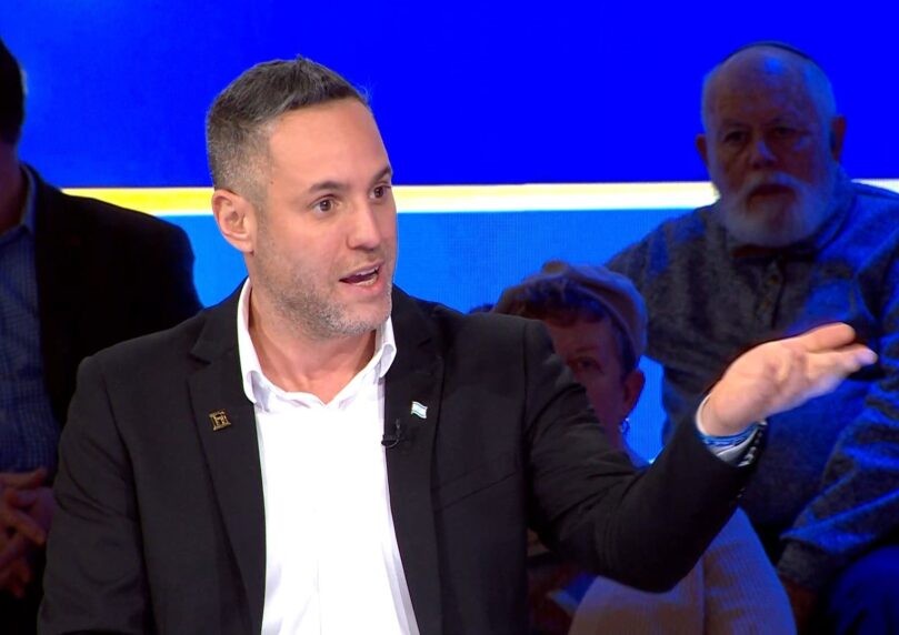 ההשוואה לאיראן שהוציאה את זמרי משלוותו: "אתם בצד הלא נכון"