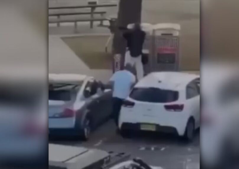נרצחים מוטלים על הדשא: תיעודים מצמררים מאירוע הירי בסידני