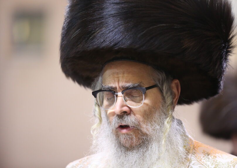 "הציונים רוצחים; אסור להשתתף בהפגנות"