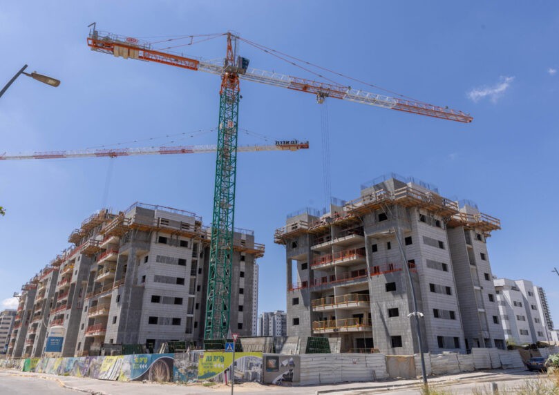 100 אלף פועלים נעלמו: המחדל שהביא לקריסת ענף הבנייה