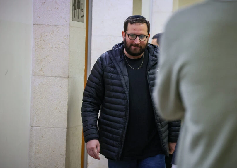 בזמן שהמערכת הפוליטית סוערת: יונתן אוריך צוחק על כולם ברשת