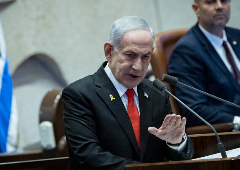 נתניהו נאם דקות ספורות בלבד - וירד מהבימה: "ימים מורכבים"