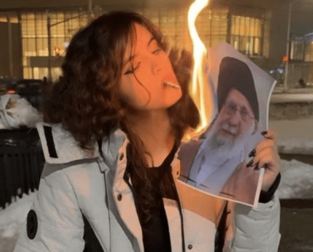 "אני לא מפחדת - אני מתה כבר 47 שנה": הקולות האמיצים מאיראן