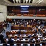 לאחר יום מתוח: הקואליציה אישרה את פיצול חוק ההסדרים
