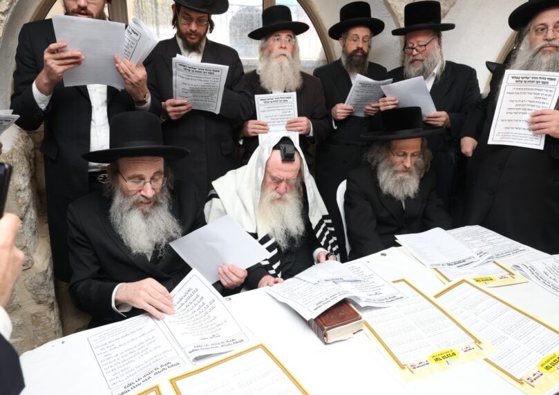 גלריה: ר' מיילך והמשגיח בהשפעת פרנסה