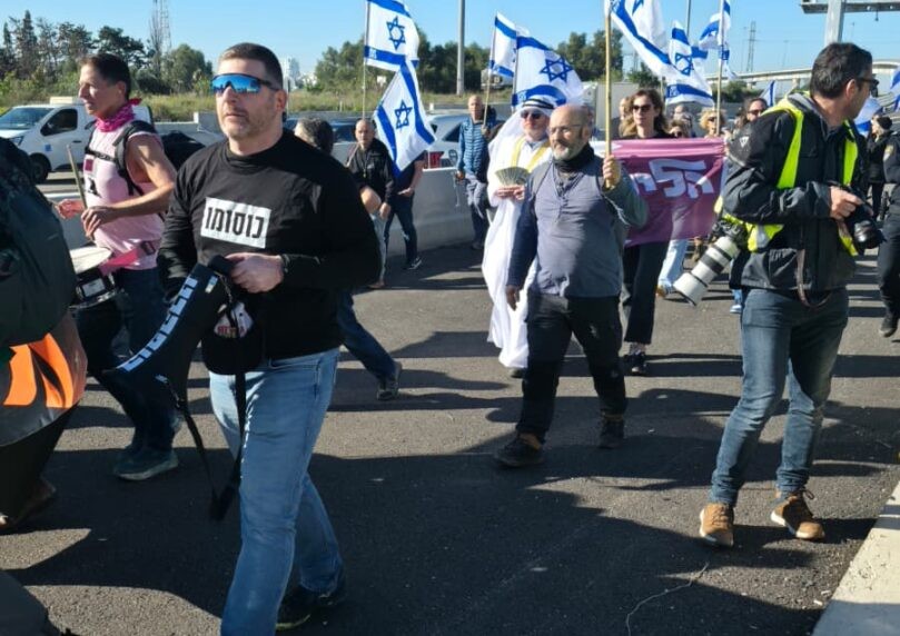 המשטרה פינתה פעילי שמאל שחסמו את כביש 5: "סיכנו חיי אדם"