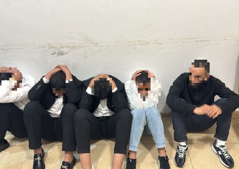 השוטרים פשטו על חתונה ערבית - וגילו ילד רוקד עם אקדח בידו