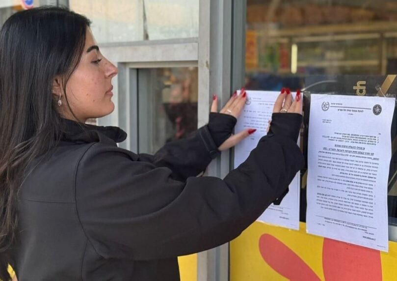 שב"ח הועסק בחנות בתל אביב - והתגורר בה