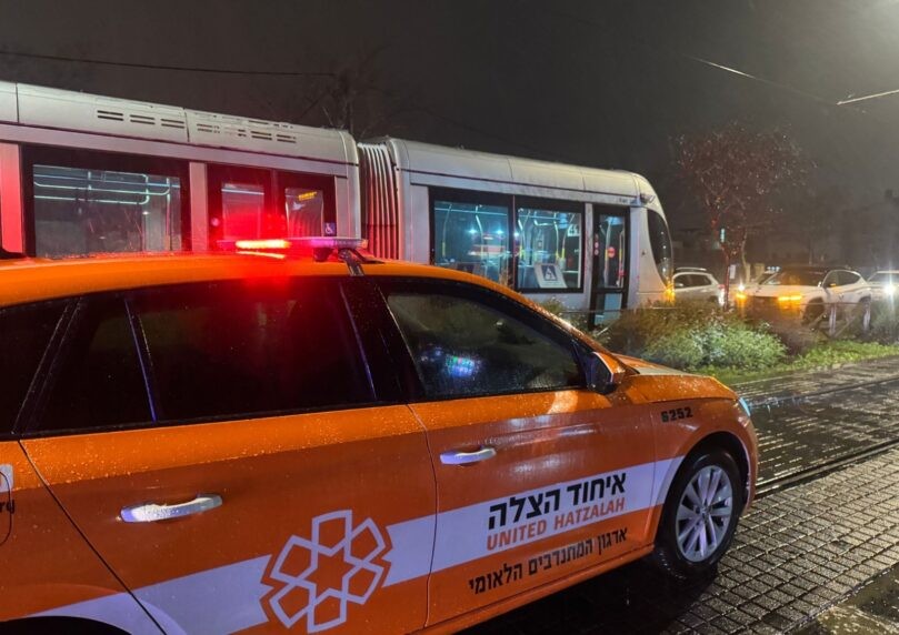 ירושלים: גבר נפגע באורח קשה מפגיעת הרכבת הקלה