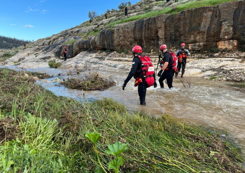 זק"א: אותרה גופתו של הנער בן ה-17 שנסחף בנחל מודיעים
