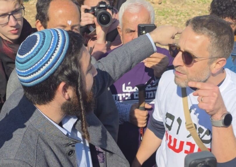 הסנקציות שהוטלו נגד פעיל השמאל הקיצוני שתקף את ח"כ סוכות