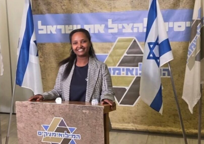 הריאיון שמסבך את יועז הנדל: "ביזיון, זו הכנסת צלם בהיכל"