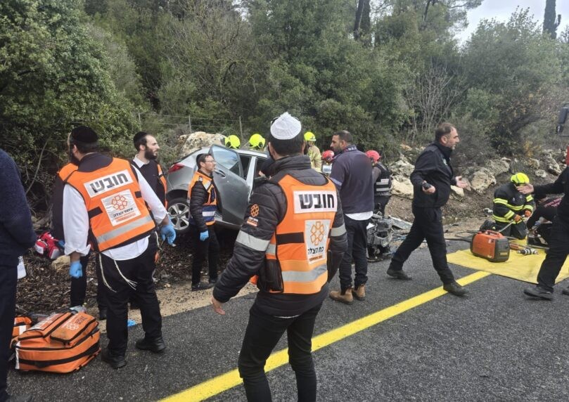 טרגדיה בצפון: נהג רכב נהרג בהתנגשות עם אוטובוס