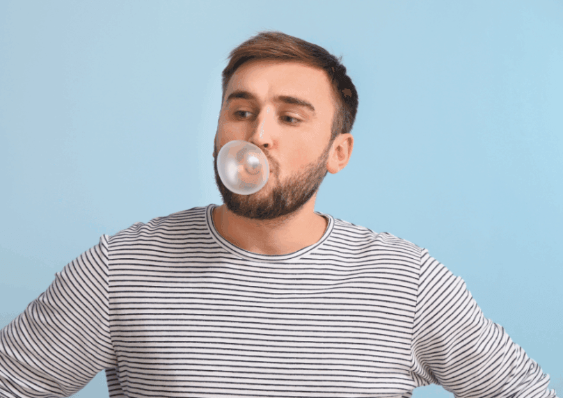 מה קורה במוח שלנו כשאנחנו לועסים מסטיק? התשובה תפתיע אתכם